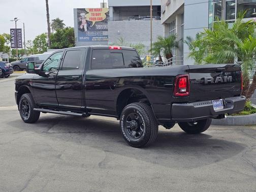 Diamond Black Crystal Pearlcoat 2026 RAM 2500 Tradesman Crew Cab 4x4 8' Box
