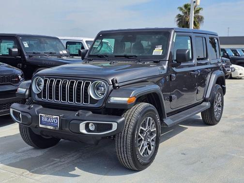 2026 Jeep Wrangler 4-Door Sahara 4x4