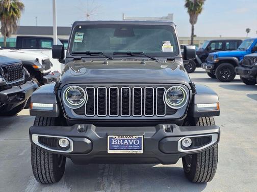 2026 Jeep Wrangler 4-Door Sahara 4x4