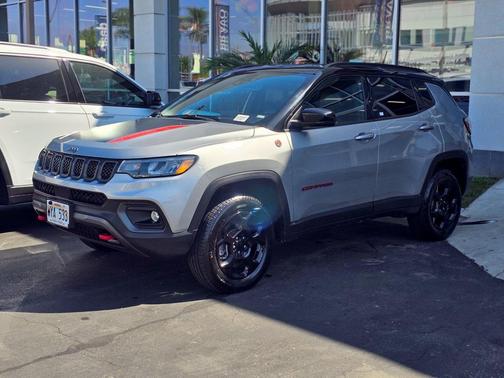 Black Clearcoat 2024 Jeep Compass Trailhawk
