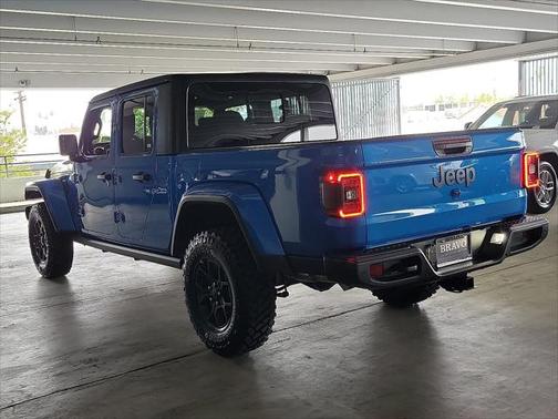 2025 Jeep Gladiator Willys