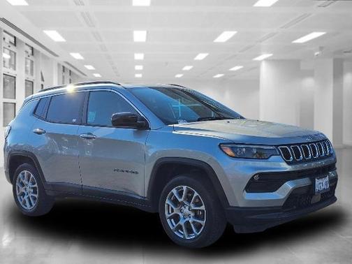 2023 Jeep Compass Latitude Lux