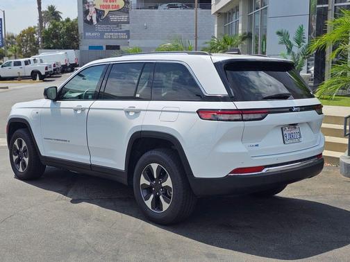 Bright White Clearcoat 2024 Jeep Grand Cherokee 4xe Base