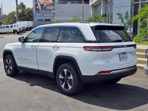 Bright White Clearcoat 2024 Jeep Grand Cherokee 4xe Base