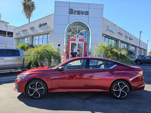 2023 Nissan Altima SR FWD