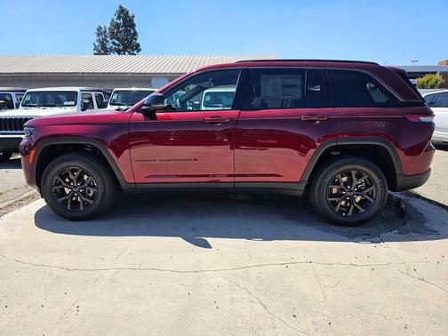 Velvet Red Pearlcoat 2026 Jeep Grand Cherokee Altitude