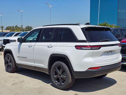 bright white clearcoat 2026 Jeep Grand Cherokee Limited