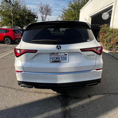 Platinum White Pearl 2023 Acura MDX Standard