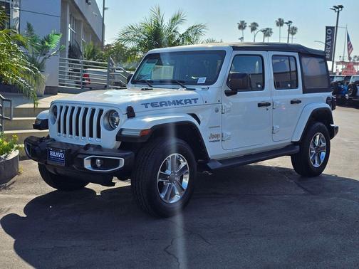 Bright White Clearcoat 2021 Jeep Wrangler Unlimited Sahara