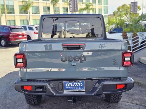 2026 Jeep Gladiator Willys 4x4