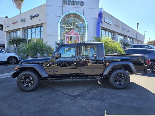 2025 Jeep Gladiator Sport