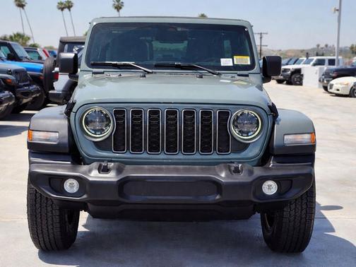 Anvil Clearcoat 2026 Jeep Wrangler Sport S