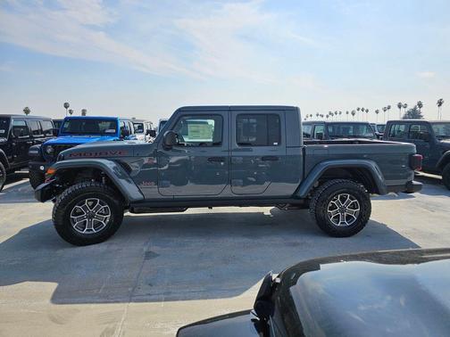 2026 Jeep Gladiator Mojave 4x4