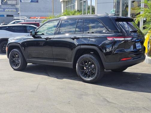 2025 Jeep Grand Cherokee Altitude