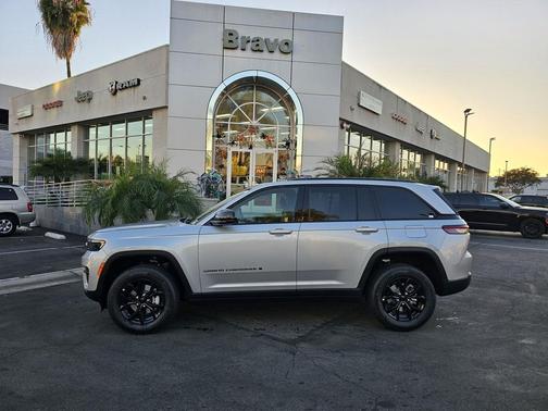 2025 Jeep Grand Cherokee Altitude