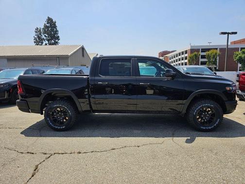 Diamond Black Crystal Pearlcoat 2026 RAM 1500 Rebel