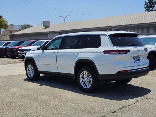 Bright White Clearcoat 2026 Jeep Grand Cherokee L Laredo