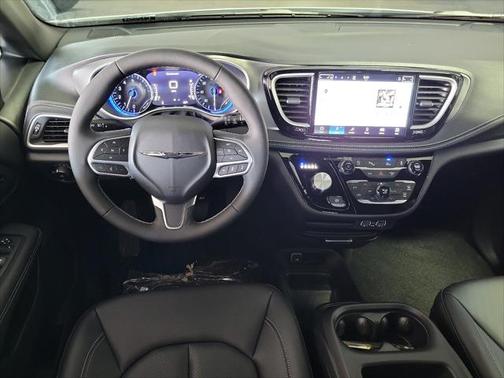 2025 Chrysler Pacifica L
