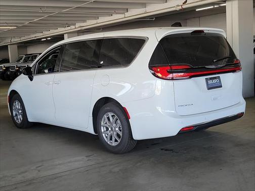 2025 Chrysler Pacifica L