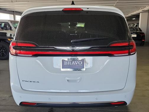 2025 Chrysler Pacifica L