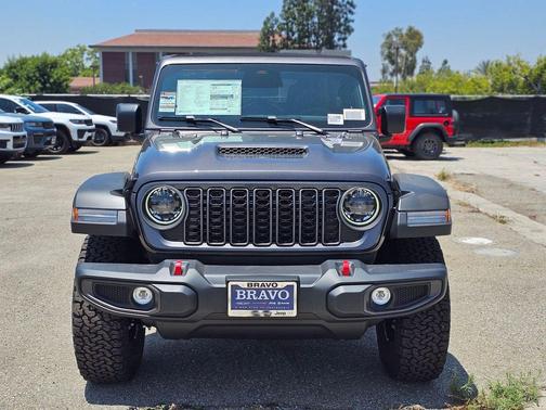 Granite Crystal Metallic Clearcoat 2026 Jeep Wrangler Rubicon