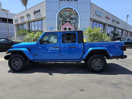 2025 Jeep Gladiator Sport S