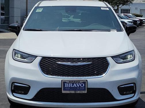 2025 Chrysler Pacifica L