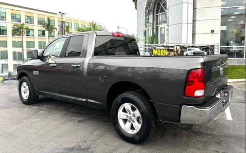 Granite Crystal Metallic Clearcoat 2017 RAM 1500 SLT