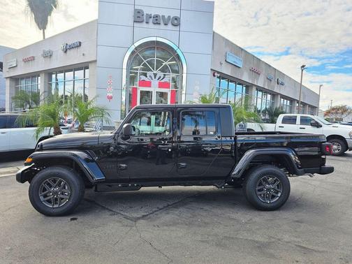 2026 Jeep Gladiator Sport S
