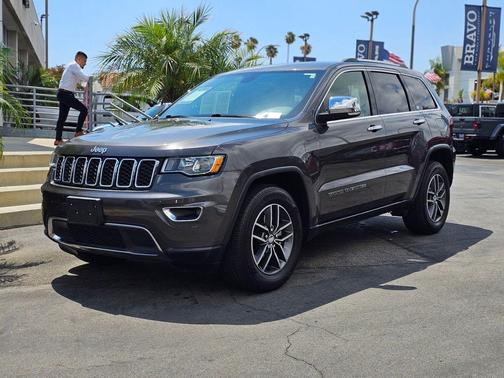 Granite Crystal Metallic Clearcoat 2018 Jeep Grand Cherokee Limited