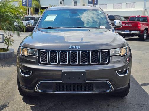 Granite Crystal Metallic Clearcoat 2018 Jeep Grand Cherokee Limited