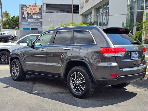 Granite Crystal Metallic Clearcoat 2018 Jeep Grand Cherokee Limited