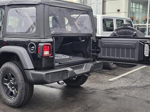 Black Clearcoat 2026 Jeep Wrangler Sport