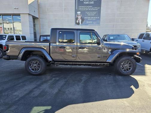 2026 Jeep Gladiator Sport S