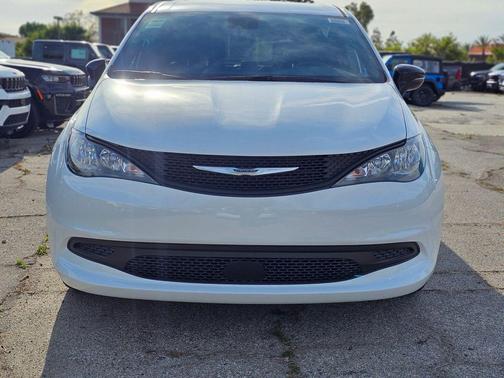 2026 Chrysler Voyager LX