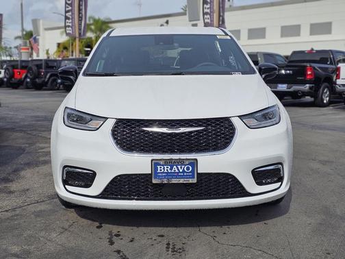 2026 Chrysler Pacifica L