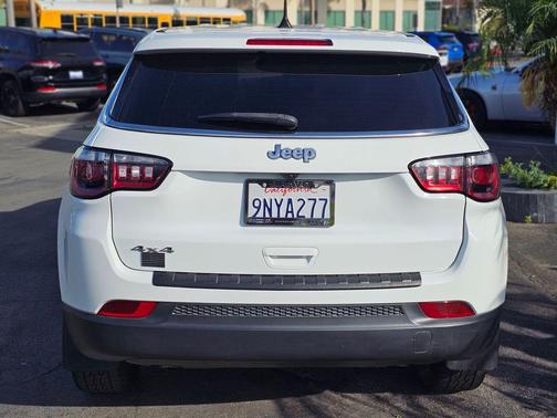 Bright White Clearcoat 2024 Jeep Compass Sport