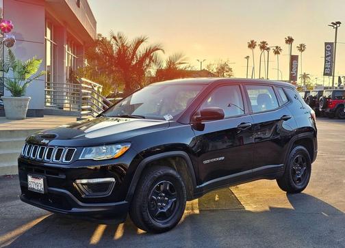 Diamond Black Crystal Pearlcoat 2018 Jeep Compass Sport