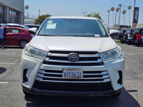 Blizzard Pearl 2019 Toyota Highlander LE I4