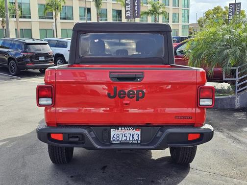 2021 Jeep Gladiator Sport