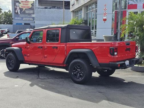 2021 Jeep Gladiator Sport