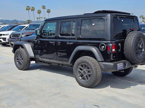 Black Clearcoat 2026 Jeep Wrangler Sport S