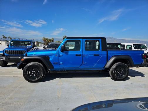 2026 Jeep Gladiator Sport