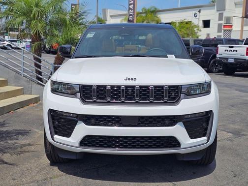 bright white clearcoat 2026 Jeep Grand Cherokee Summit