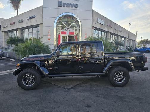 2026 Jeep Gladiator Mojave 4x4