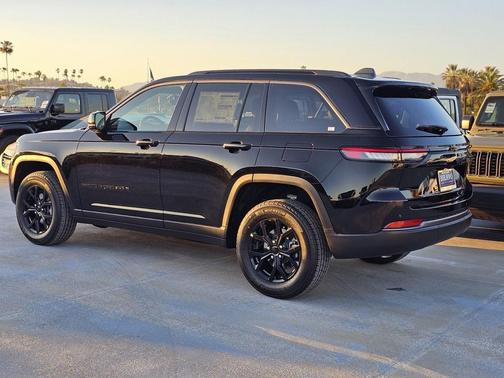 2026 Jeep Grand Cherokee Altitude
