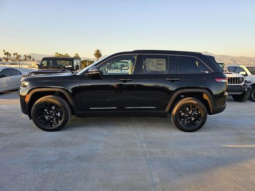 2026 Jeep Grand Cherokee Altitude