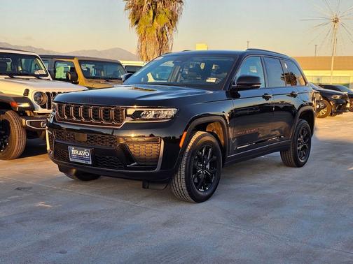 2026 Jeep Grand Cherokee Altitude