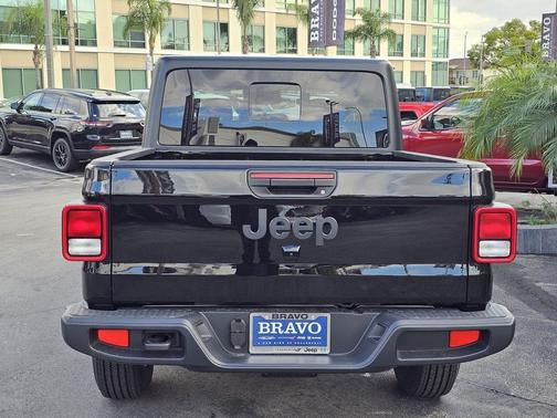 2026 Jeep Gladiator Sport S