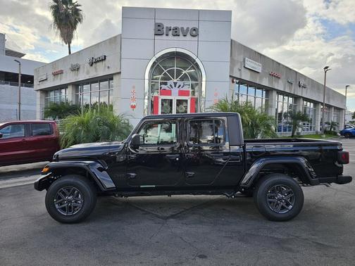 2026 Jeep Gladiator Sport S